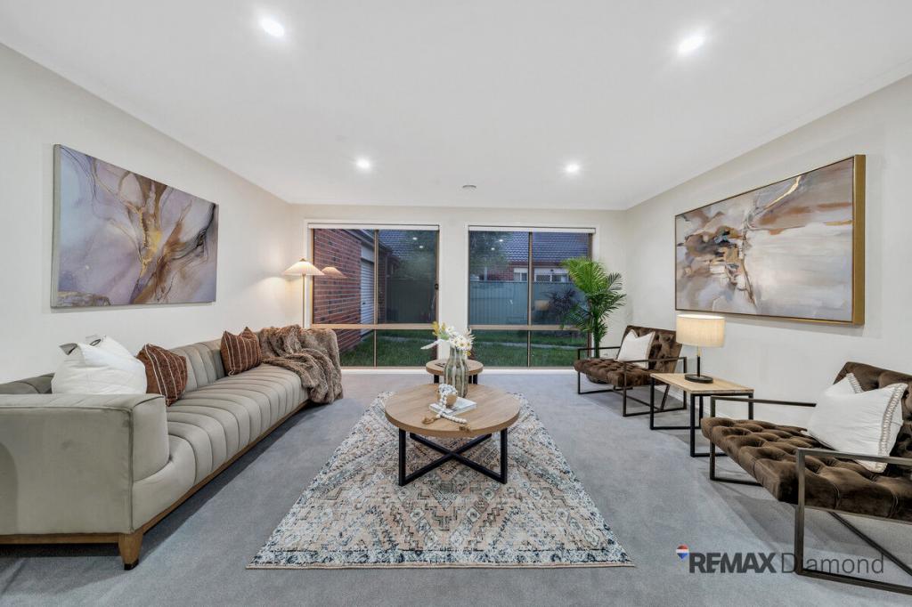 6 Greenock Cres, Cranbourne East, VIC 3977