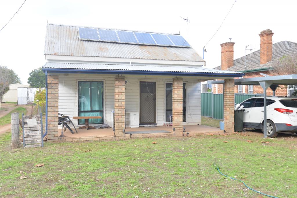 30 Castlereagh Ave, Binnaway, NSW 2395
