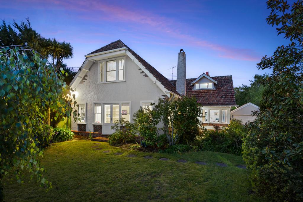 1722 Sturt St, Lake Wendouree, VIC 3350