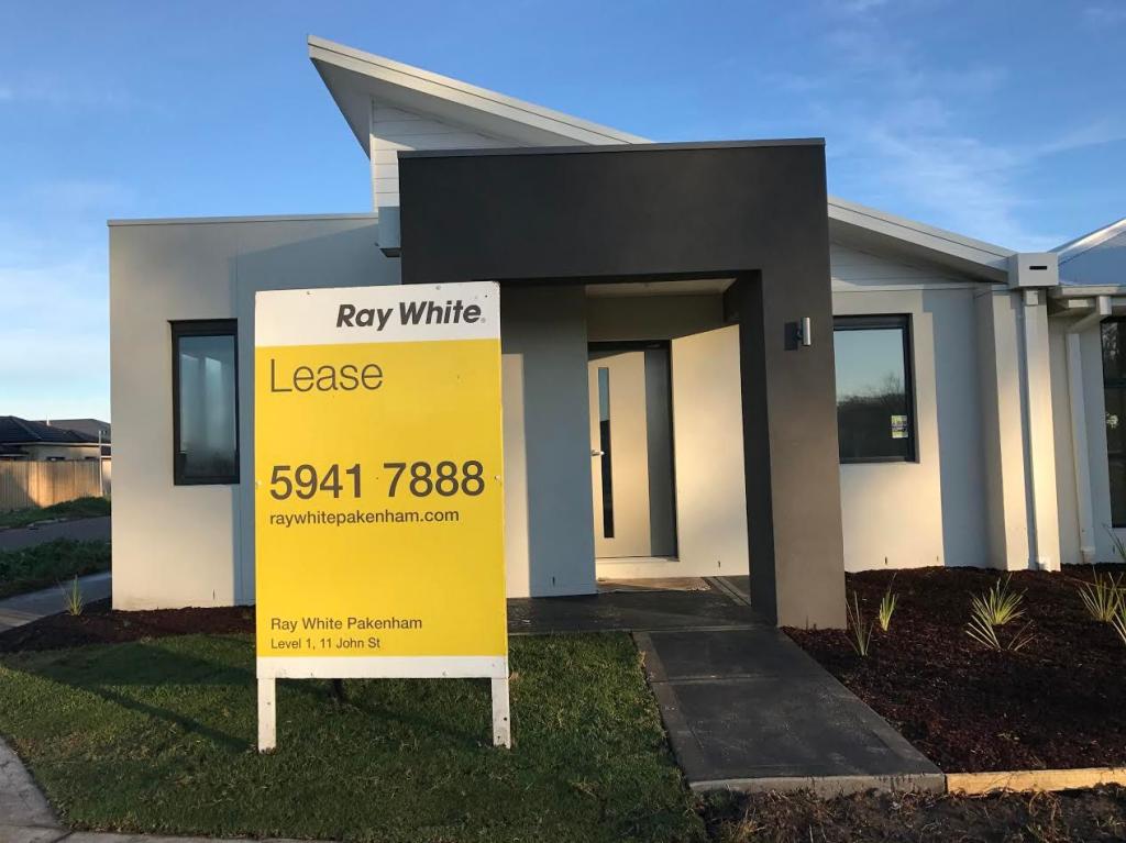 133A WHEELERS PARK DR, CRANBOURNE NORTH, VIC 3977