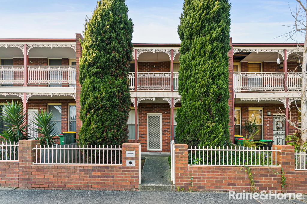 34 ATHOL AVE, ROXBURGH PARK, VIC 3064