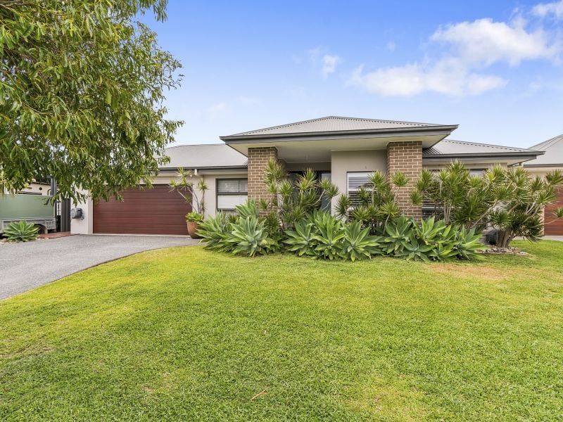 43 Haywards Bay Dr, Haywards Bay, NSW 2530