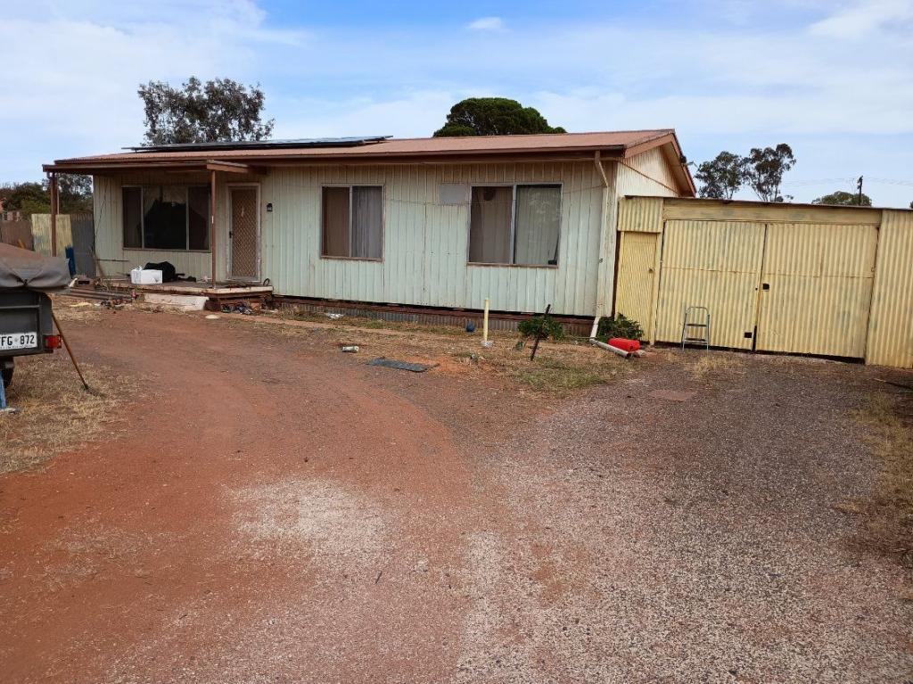 120 Phillips St, Iron Knob, SA 5611