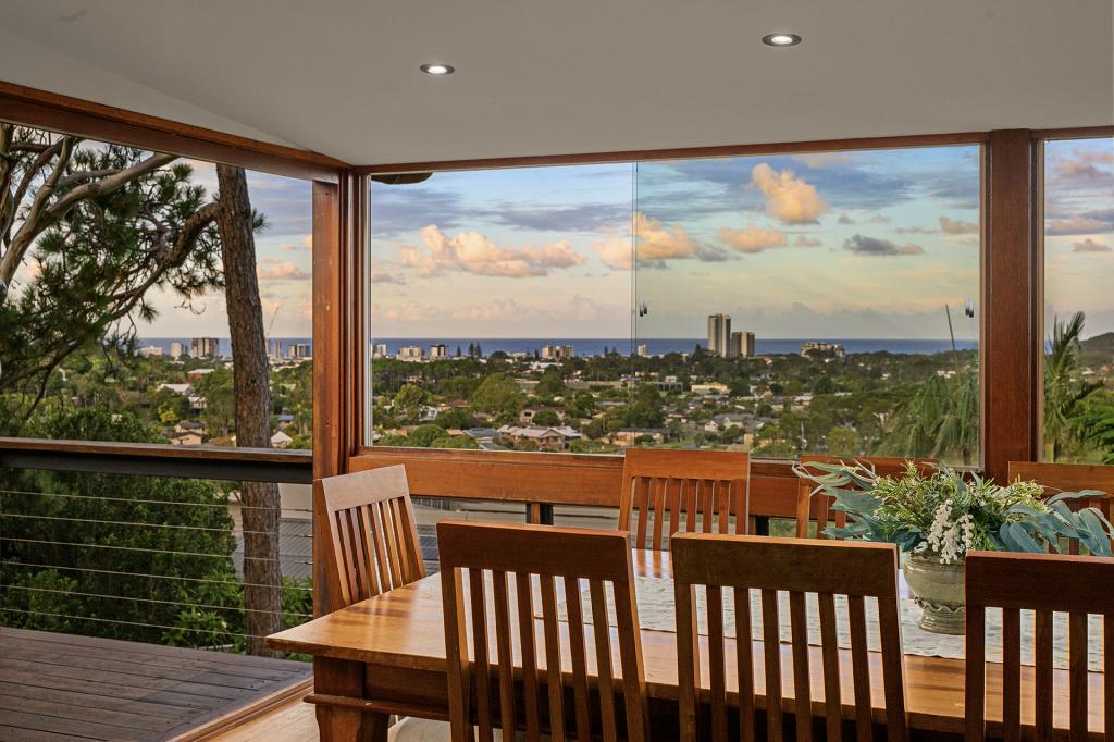 4 Bicton Ct, Elanora, QLD 4221