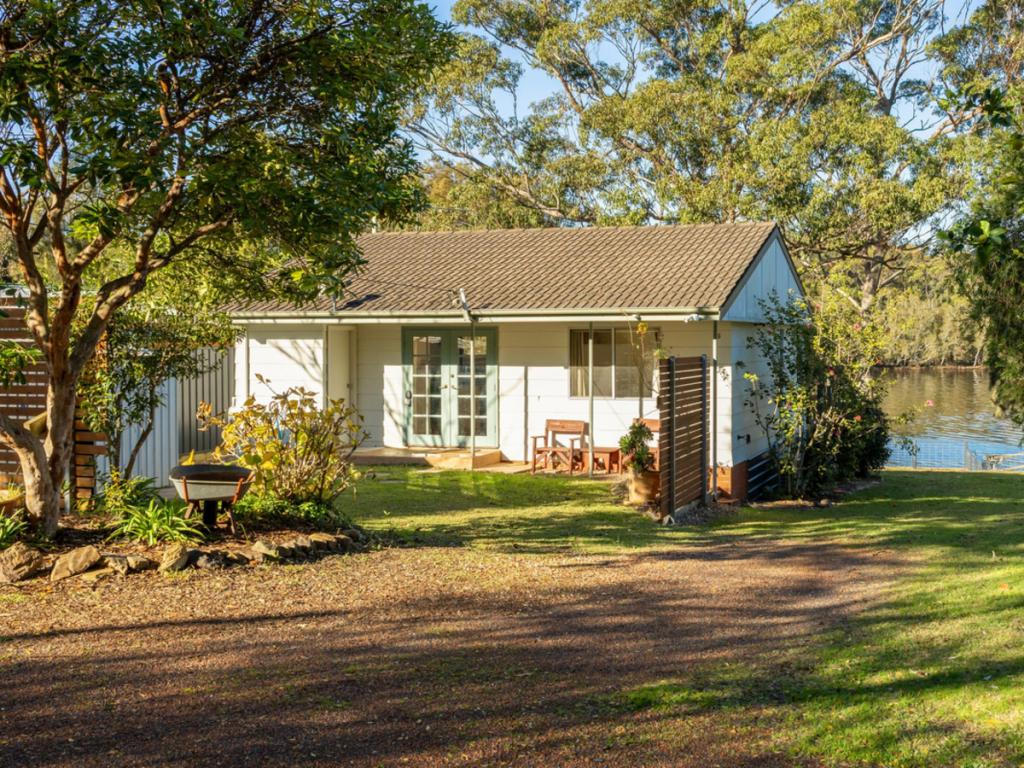 55 O'Connells Point Rd, Wallaga Lake, NSW 2546