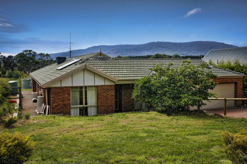 33 Tennyson St, Woodend, VIC 3442