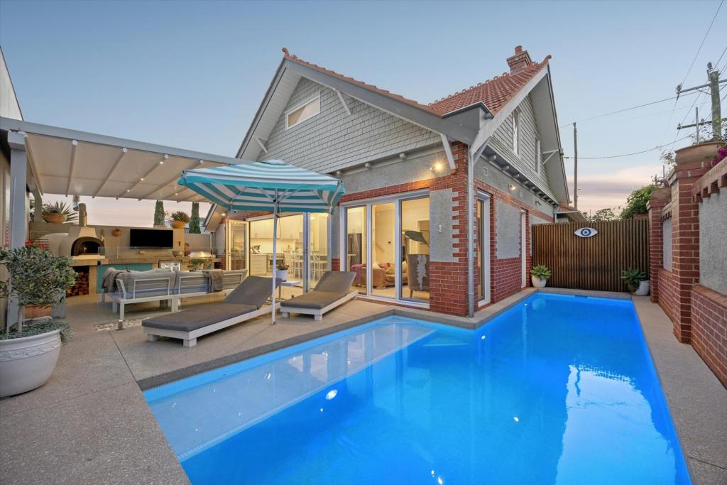 490 Kooyong Rd, Caulfield South, VIC 3162