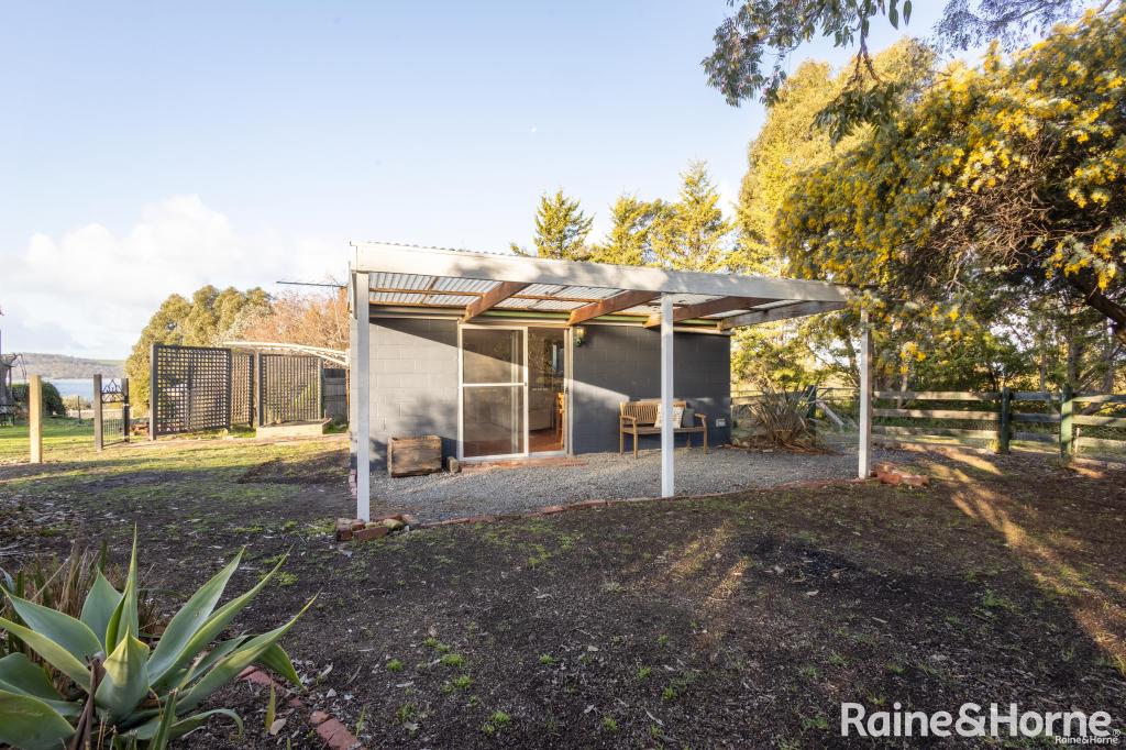9a Bicheno St, Clifton Beach, TAS 7020