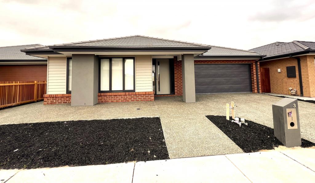 3 STOVER RD, CLYDE NORTH, VIC 3978