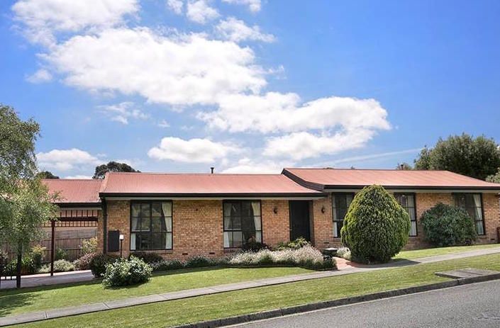 16 Brack Ct, Mooroolbark, VIC 3138