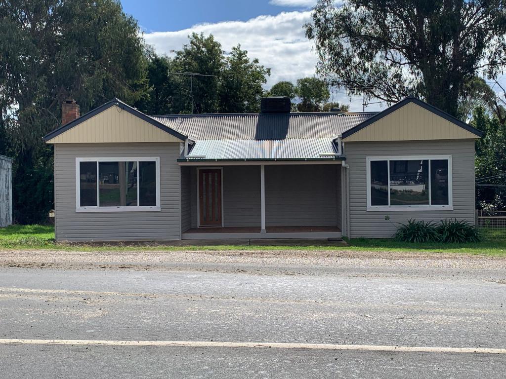 11 Mount St, South Gundagai, NSW 2722