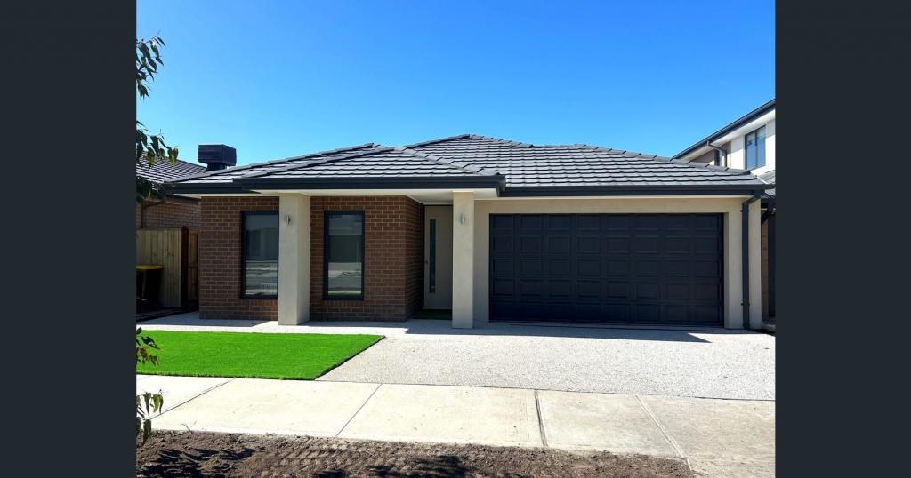 18 HEIFER AVE, CLYDE NORTH, VIC 3978