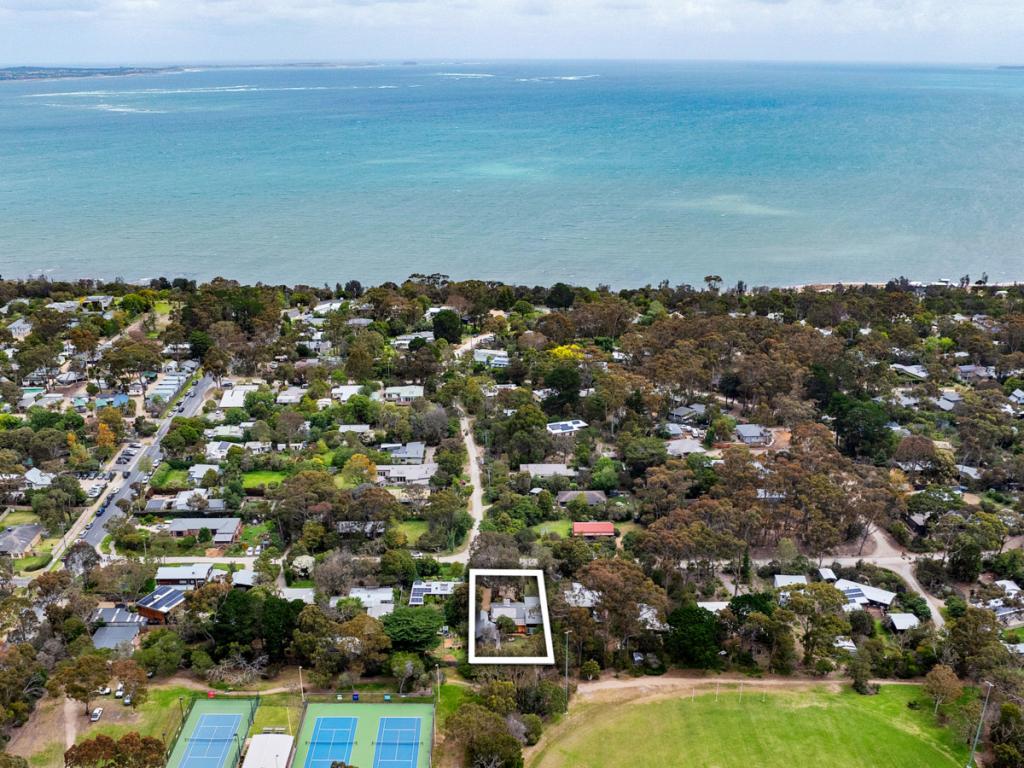 8 Bonview Ave, Somers, VIC 3927