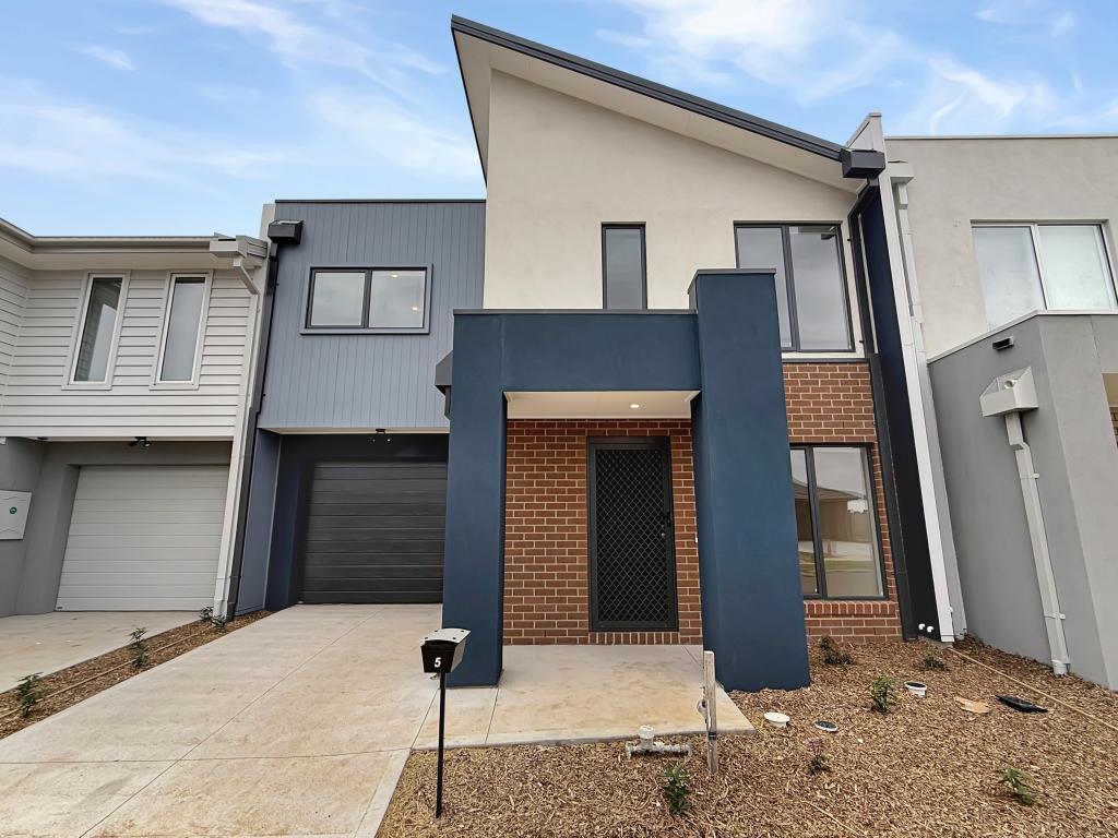 5 Barbarossa Rd, Thornhill Park, VIC 3335