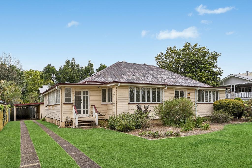 54 Mortlake Rd, Graceville, QLD 4075