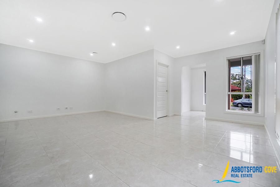 33A LAUNDESS AVE, PANANIA, NSW 2213