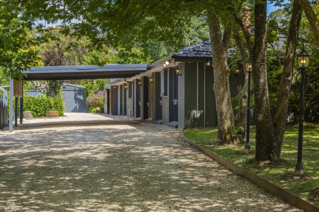 10 Hotham Ave, Mount Macedon, VIC 3441