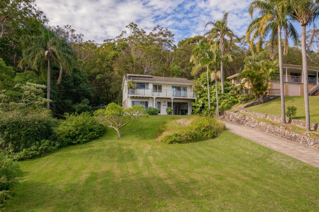 114 Coal Point Rd, Coal Point, NSW 2283