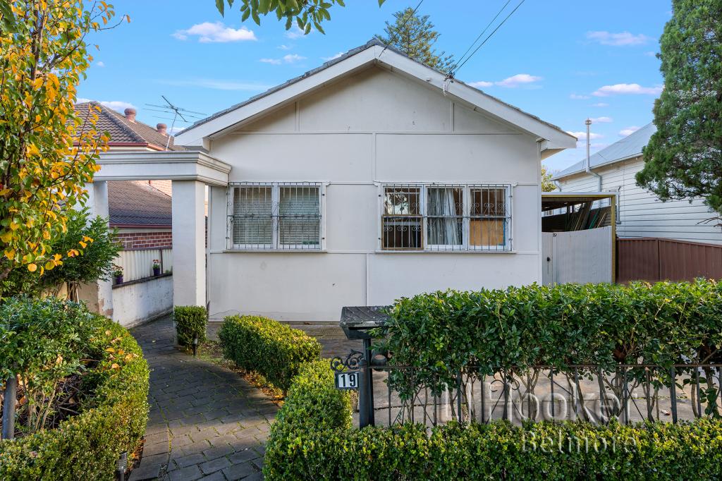 19 Flora St, Roselands, NSW 2196