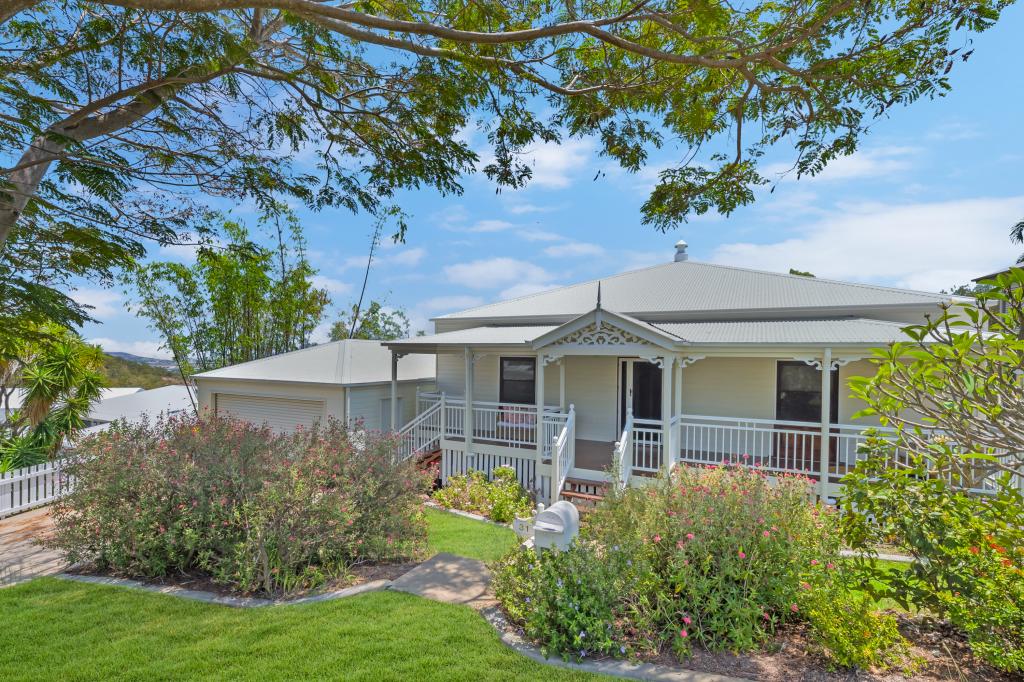 31 Balmoral Dr, Castle Hill, QLD 4810