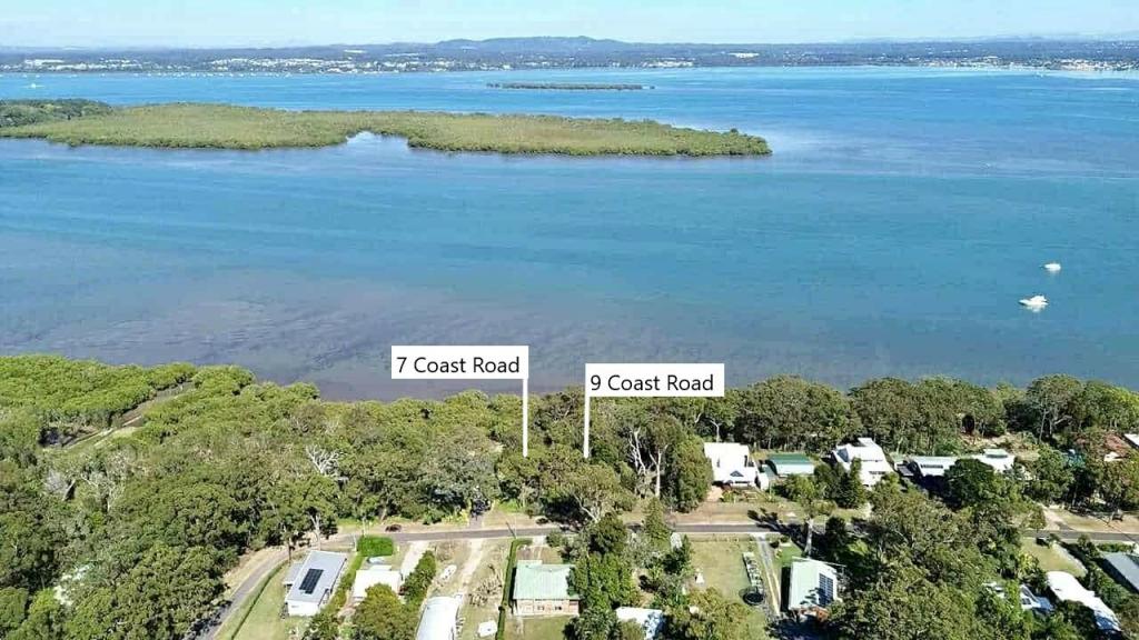 9 Coast Rd, Macleay Island, QLD 4184