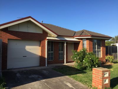 2b Kingfisher Dr, Seabrook, VIC 3028