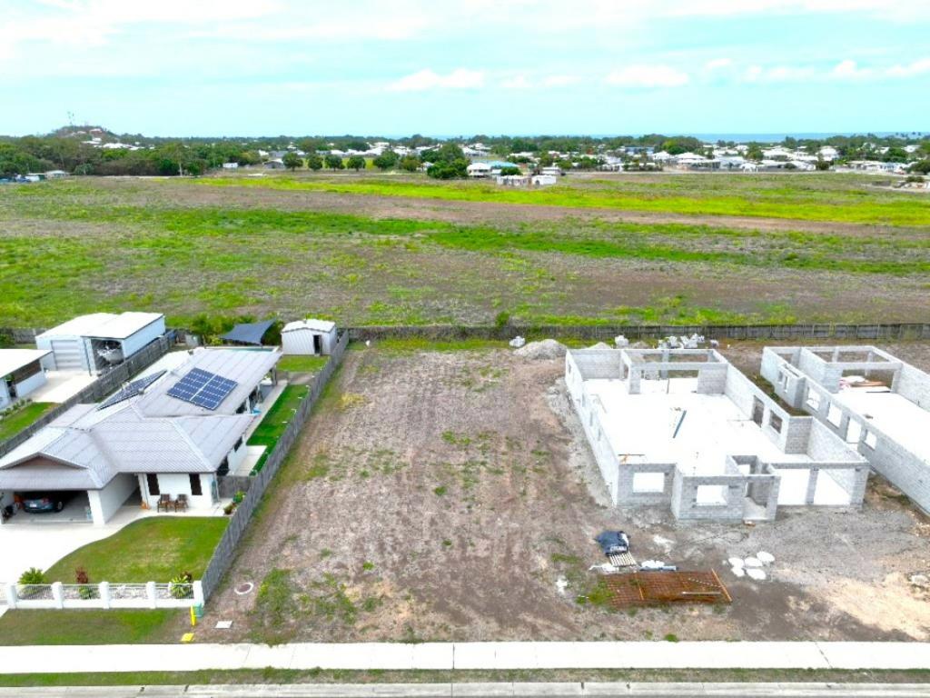 24 HARRISON CT, BOWEN, QLD 4805