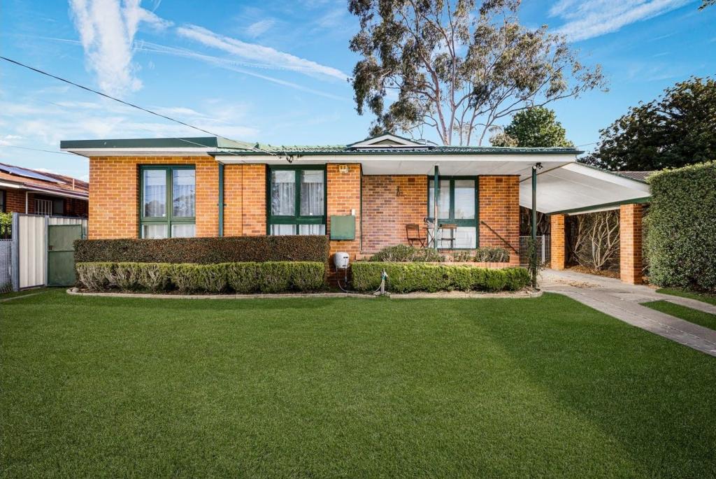 21 Parkes Cres, Blackett, NSW 2770