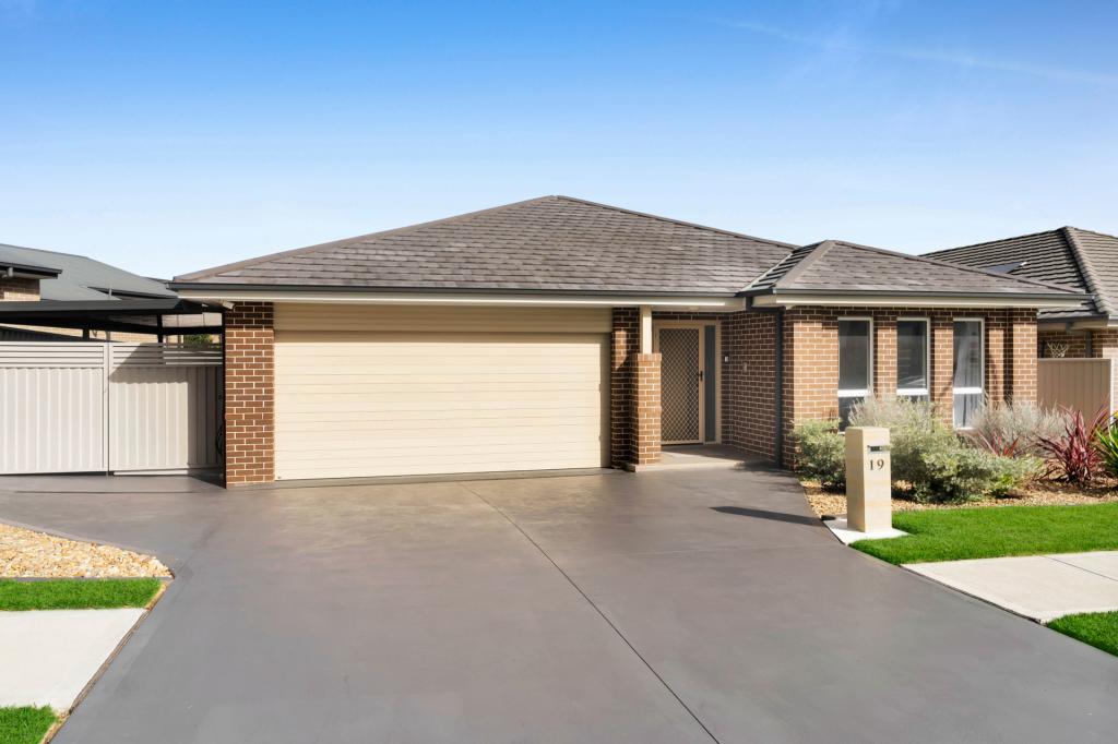 19 Newmarket St, Currans Hill, NSW 2567
