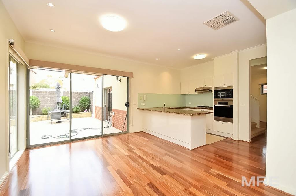 7 Orcades Mews, Port Melbourne, VIC 3207