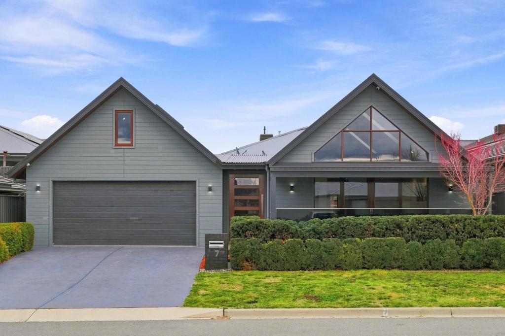 7 FOWLIE TCE, GOOGONG, NSW 2620