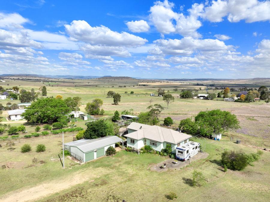 34 Sparksman Rd, Mount Marshall, QLD 4362