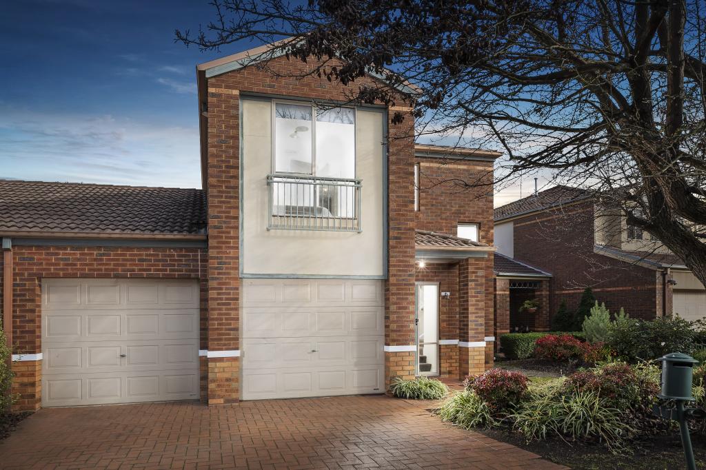 17 St Laurent Rise, Knoxfield, VIC 3180