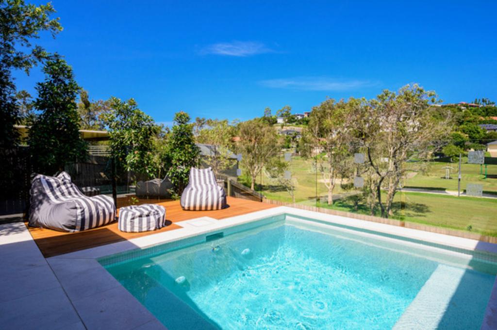 22 Wonga St, Burleigh Heads, QLD 4220