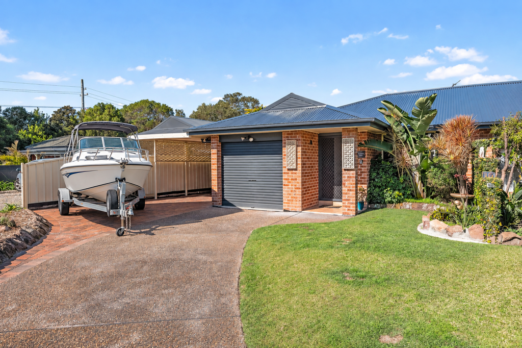 2/16 Anacla Cl, Pelican, NSW 2281