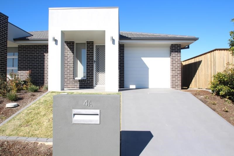 4 Bitta St, Fletcher, NSW 2287