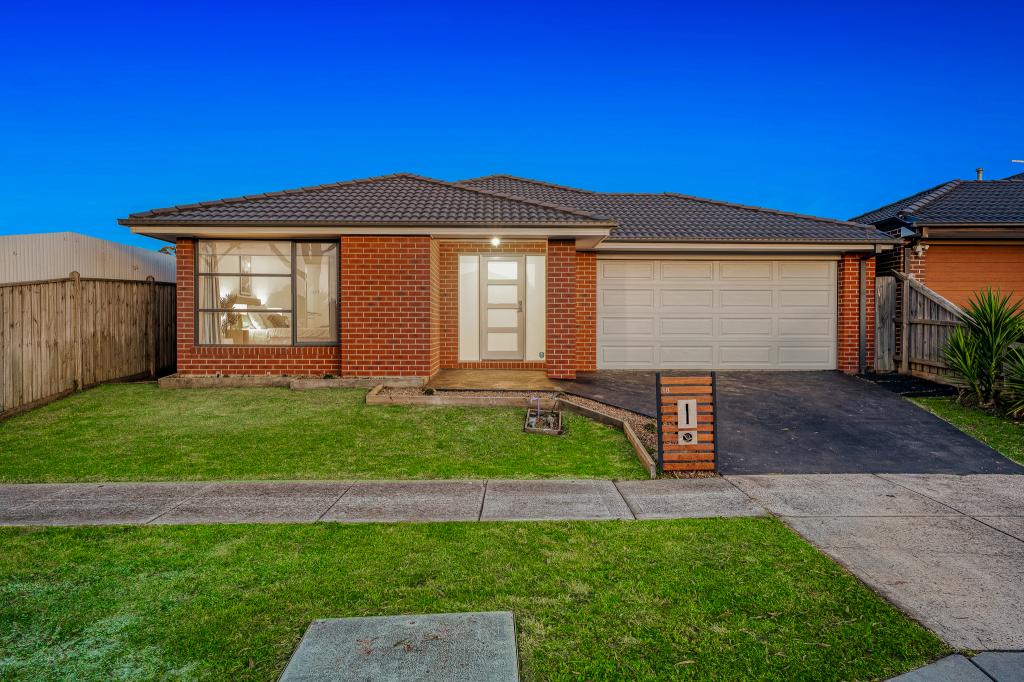 18 Brocker St, Clyde North, VIC 3978