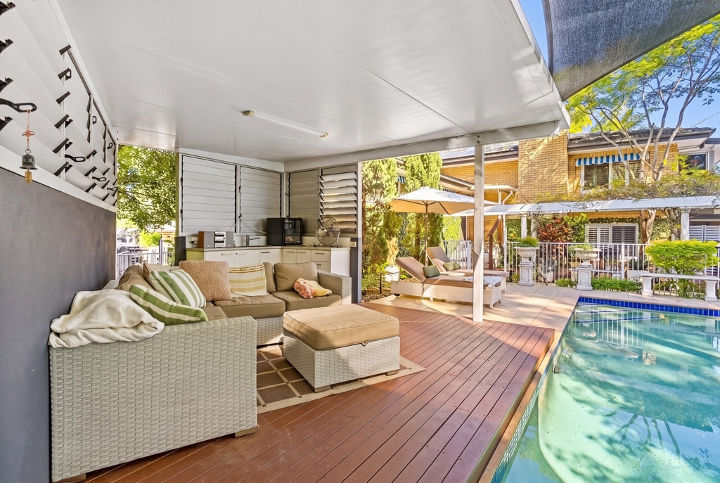 2 Bellara St, Ashmore, QLD 4214