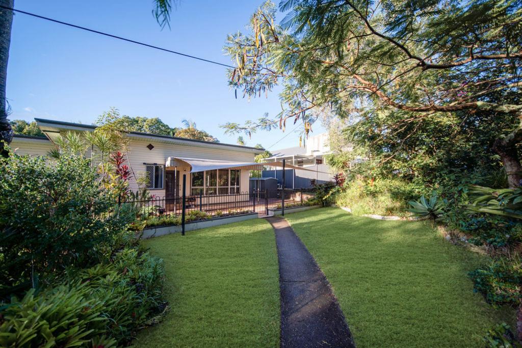 9 Mckenzie Rd, Woombye, QLD 4559