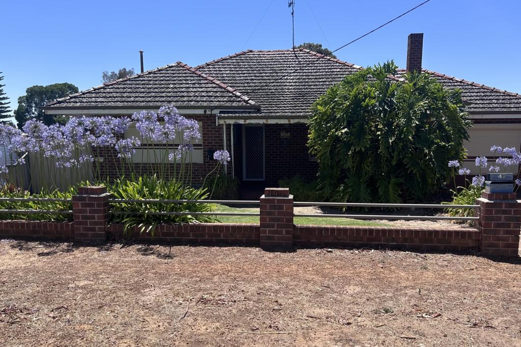42 Richardson St, Katanning, WA 6317