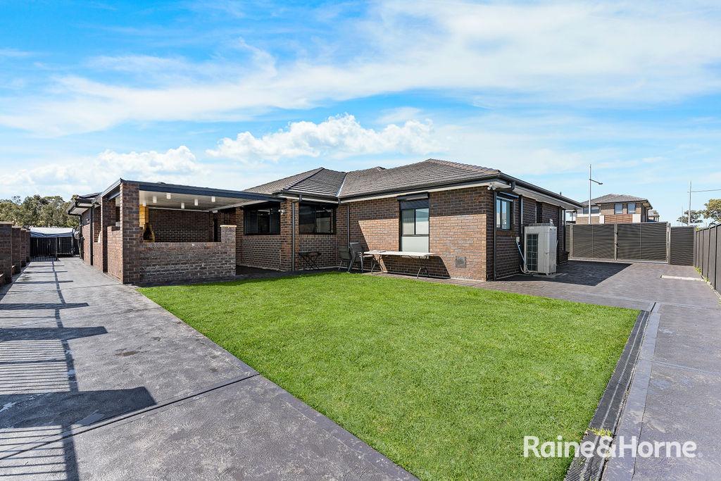 1 Hungerford St, Catherine Field, NSW 2557