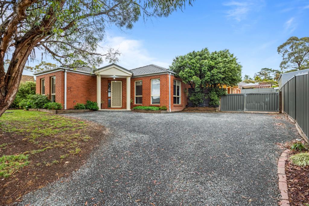 50 Cartledge Ave, Mount Clear, VIC 3350