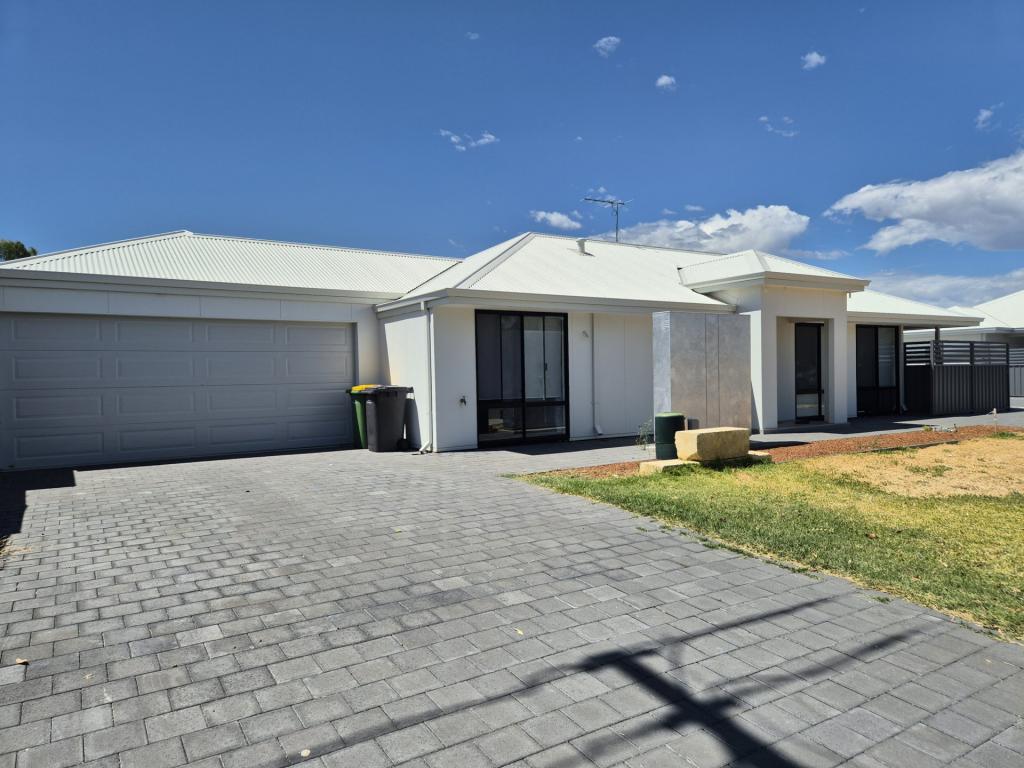 2/35 MORLEY ST, MADDINGTON, WA 6109
