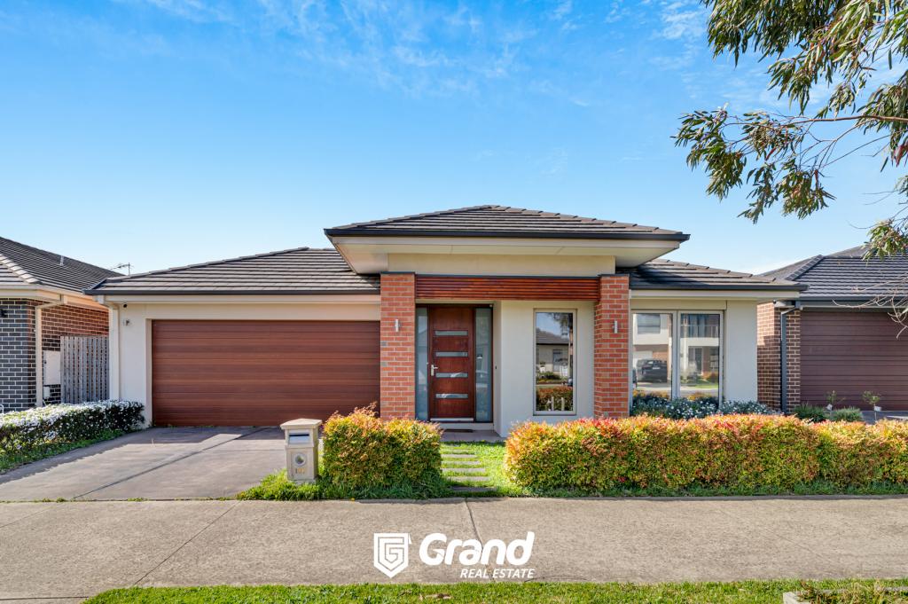 126 Wheelers Park Dr, Cranbourne North, VIC 3977