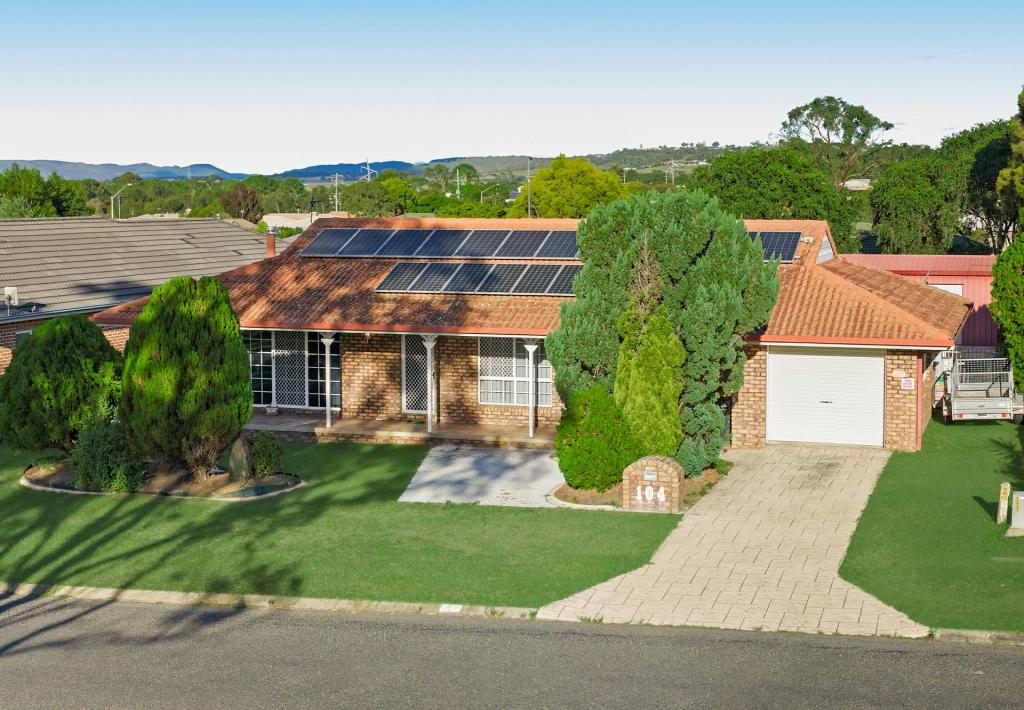 104 Weewondilla Rd, Warwick, QLD 4370