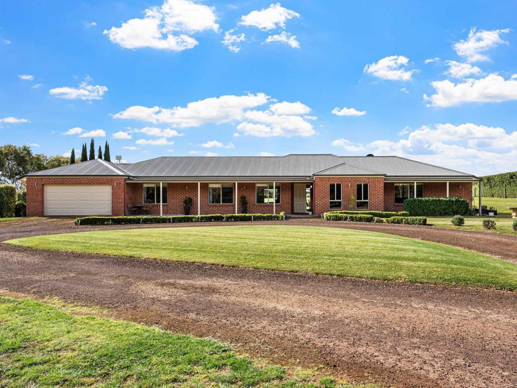 87 W SCHULTZ RD, HAMILTON, VIC 3300