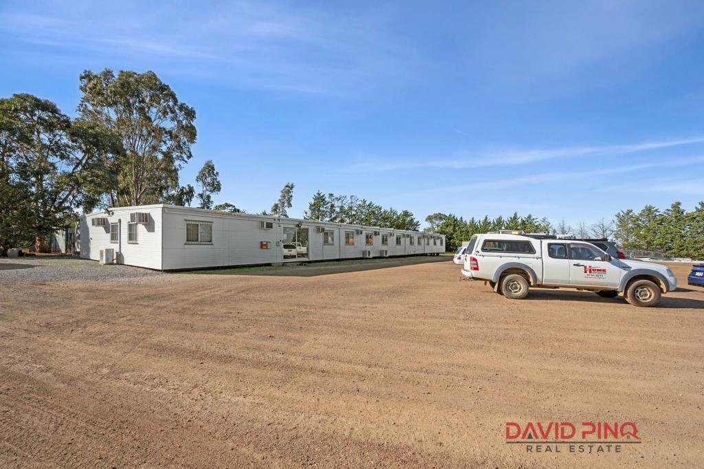 275 LANCEFIELD RD, SUNBURY, VIC 3429