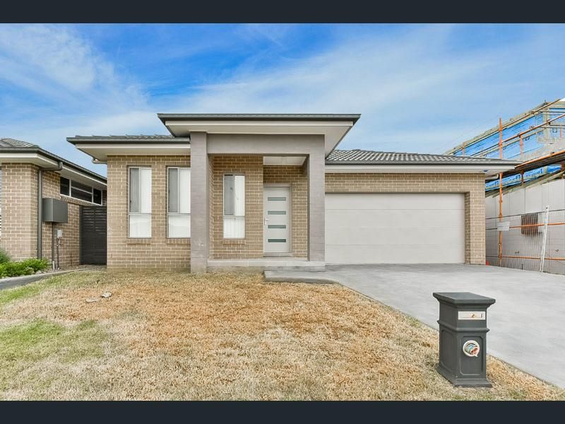 10 Goss Loop, Oran Park, NSW 2570