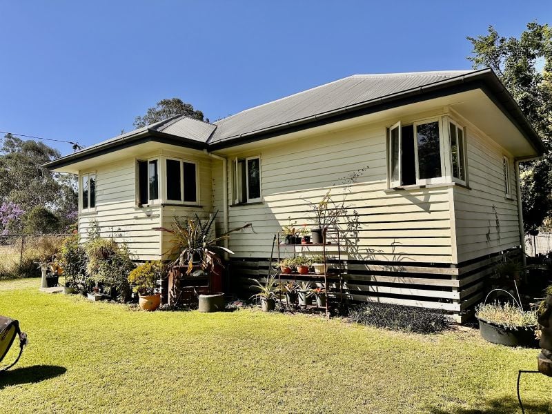 251 Ipswich St, Esk, QLD 4312
