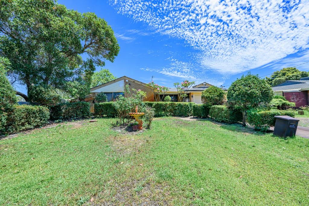 15 Miranda Way, Gosnells, WA 6110